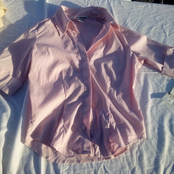 Pink button down - Picture 1 of 4